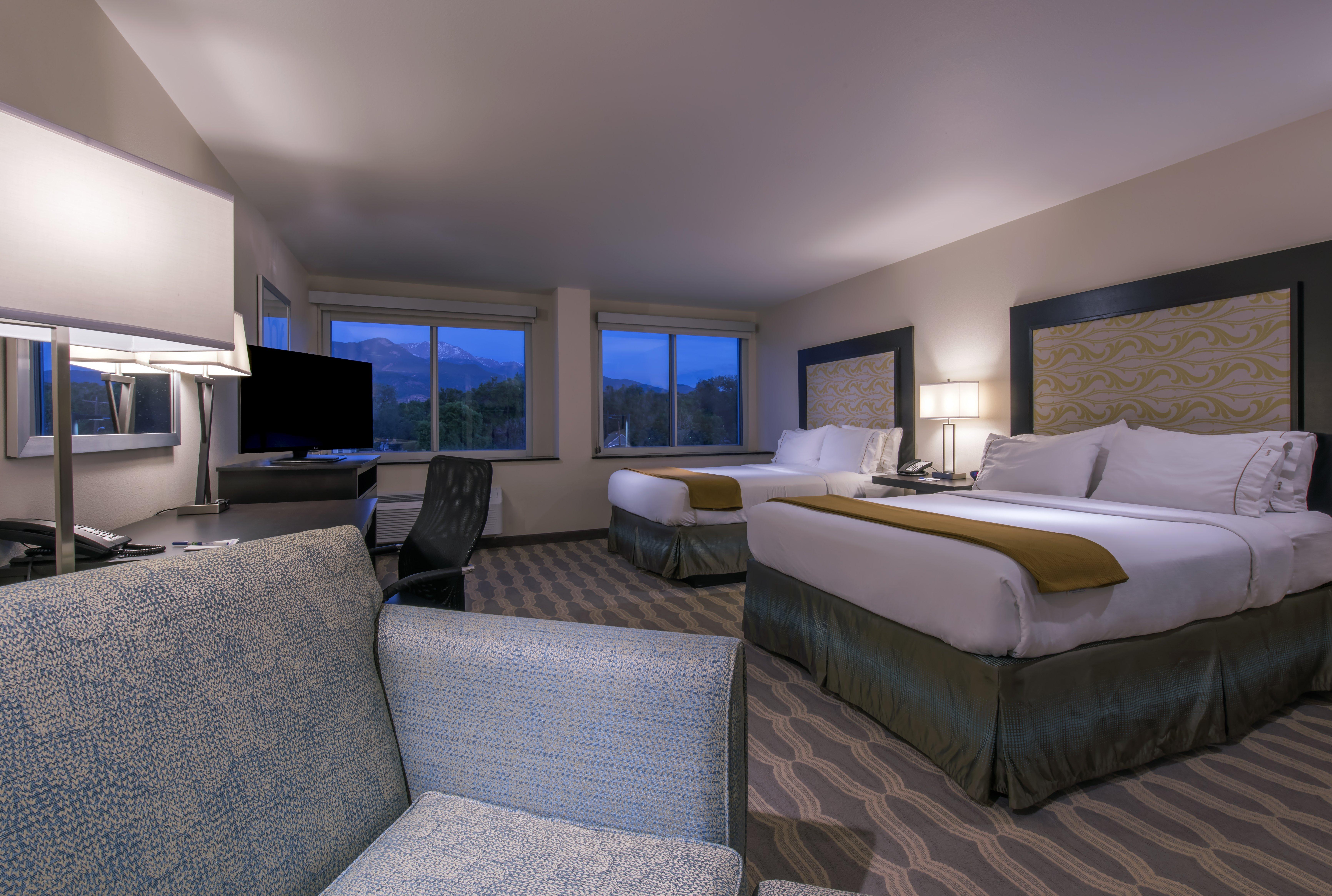 Holiday Inn Express & Suites Colorado Springs Central By Ihg Eksteriør billede