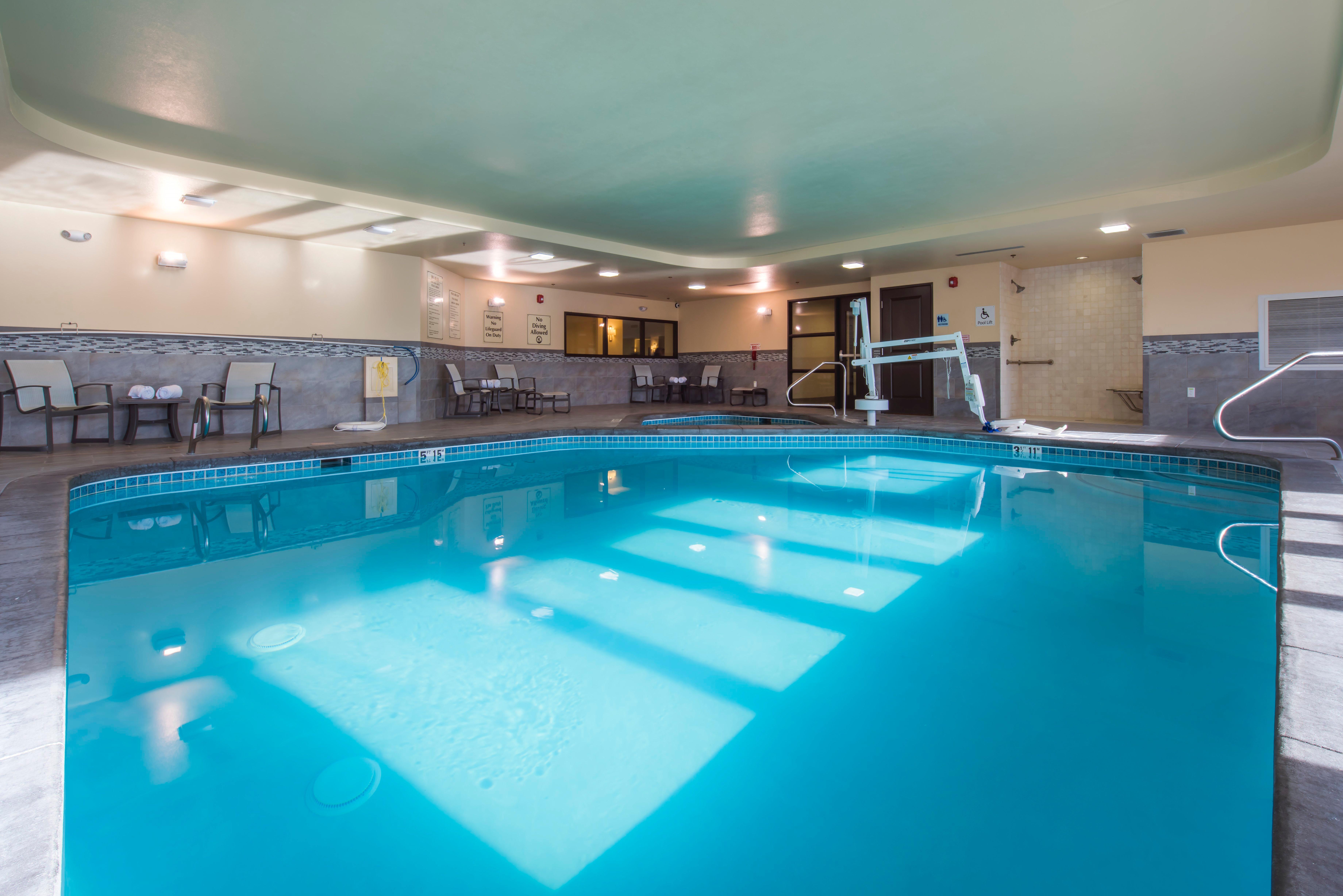 Holiday Inn Express & Suites Colorado Springs Central By Ihg Eksteriør billede