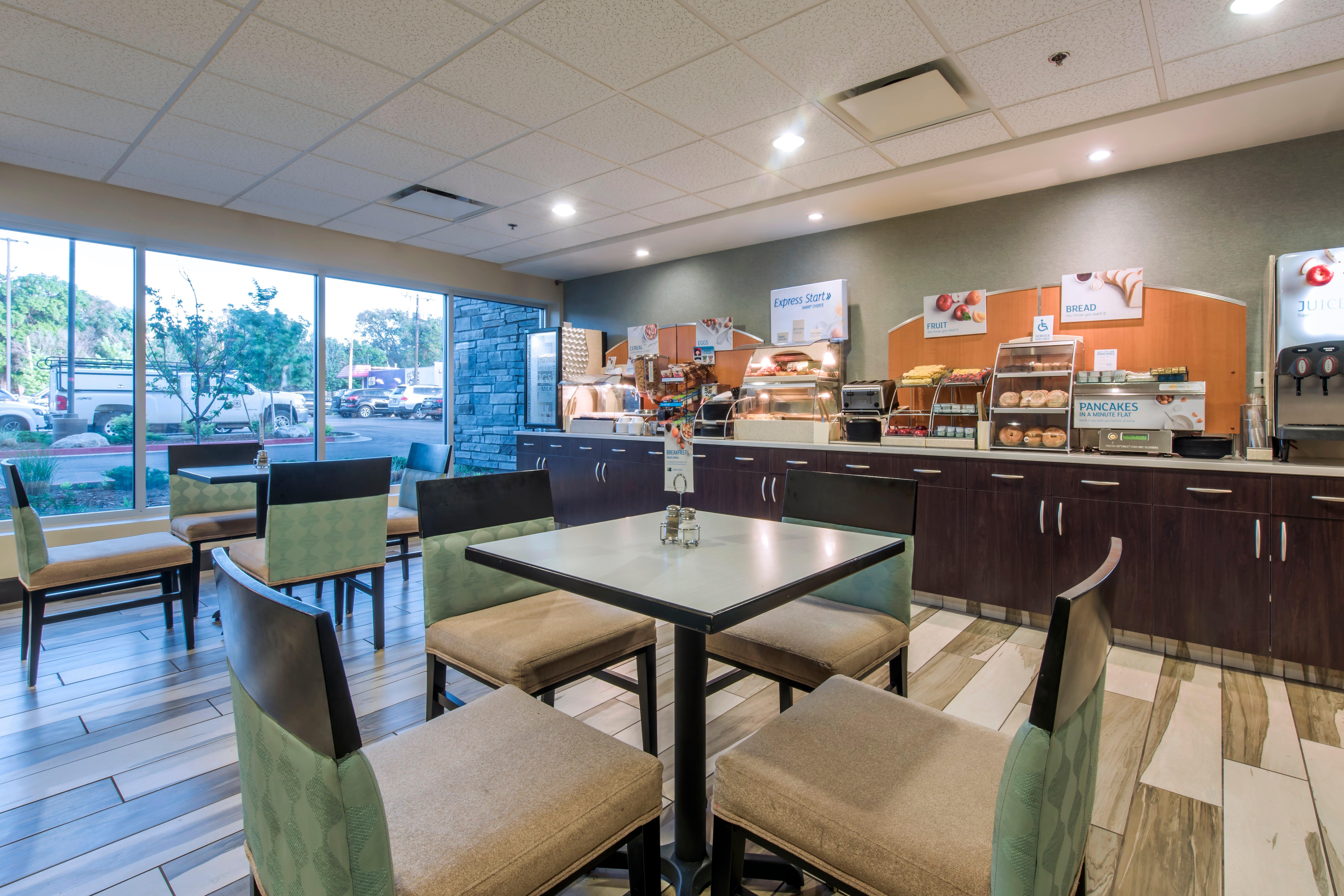 Holiday Inn Express & Suites Colorado Springs Central By Ihg Eksteriør billede