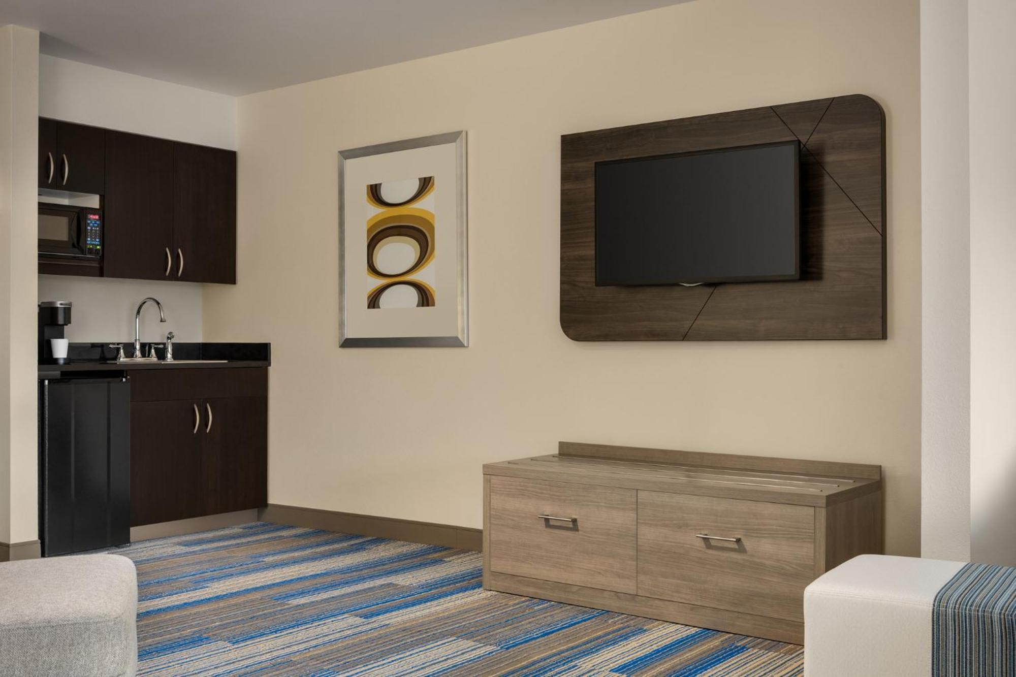 Holiday Inn Express & Suites Colorado Springs Central By Ihg Eksteriør billede