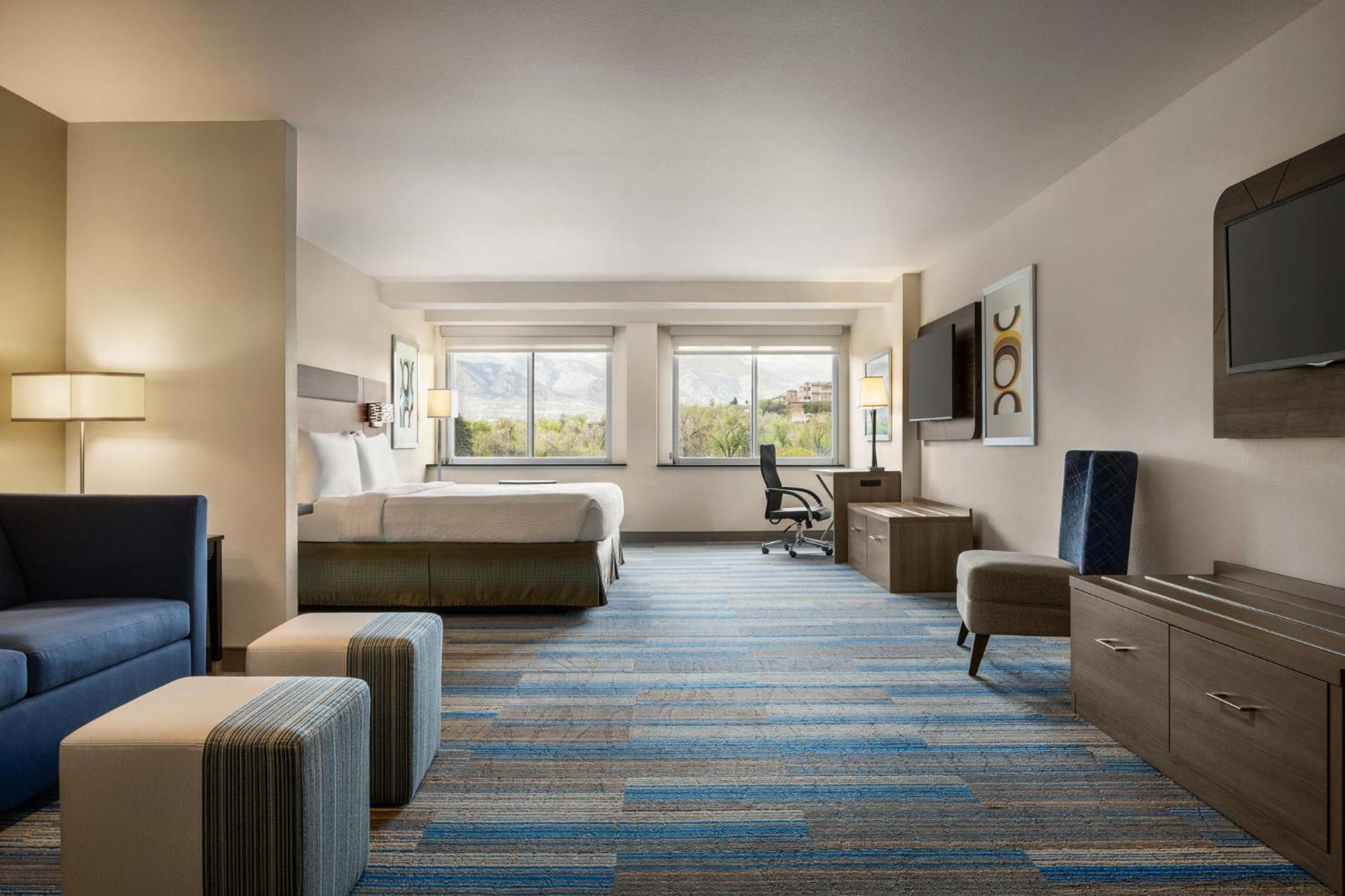 Holiday Inn Express & Suites Colorado Springs Central By Ihg Eksteriør billede