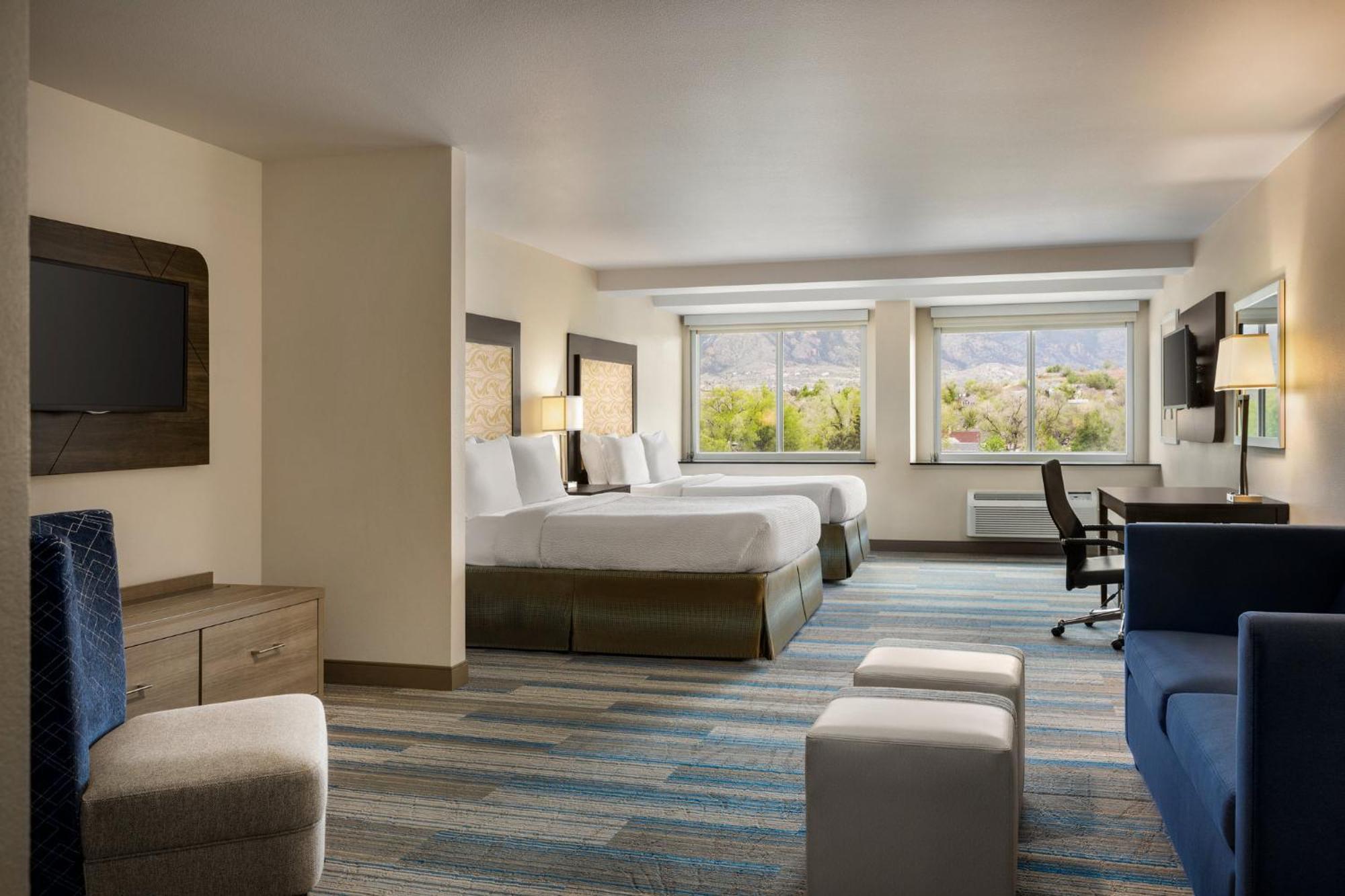 Holiday Inn Express & Suites Colorado Springs Central By Ihg Eksteriør billede