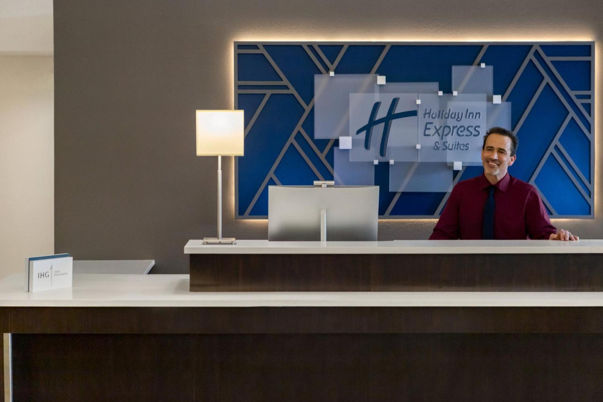 Holiday Inn Express & Suites Colorado Springs Central By Ihg Eksteriør billede